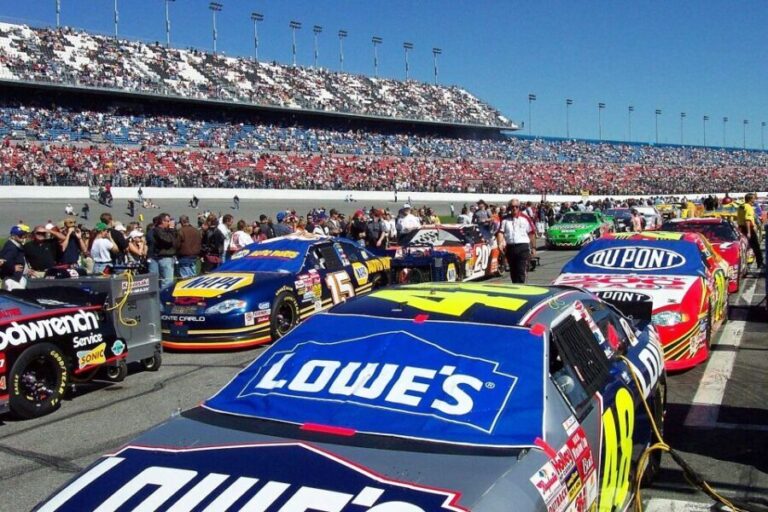 Daytona Beach: Daytona 500 NASCAR Race Ticket - A Close Look at the Experience