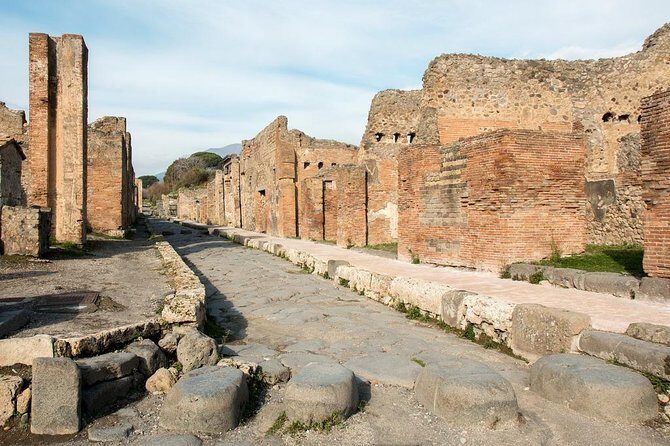 Daytrip from Rome to Pompeii and Amalfi Coast - FAQ