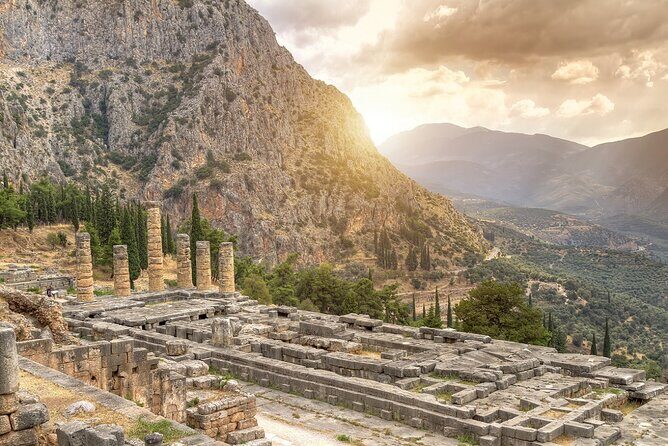 Delphi & Corycian oracle Leonidas & 300 Battlefield private tour - What’s Included and What’s Not