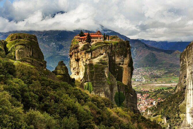 Delphi, Meteora and Thermopylae 2-Day Private Tour from Athens - What Makes This Tour Stand Out