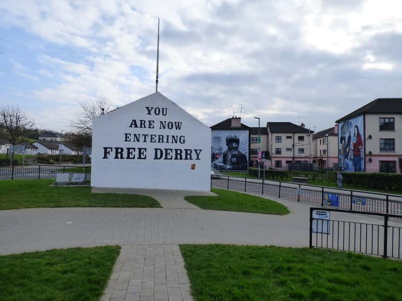 Derry: Bloody Sunday and Bogside Murals Walking Tour - A Close Look at the Derry: Bloody Sunday and Bogside Murals Walking Tour
