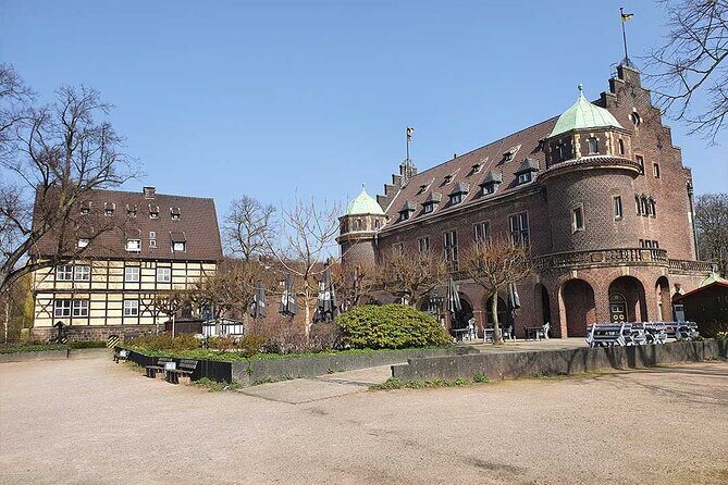 Digital scavenger hunt around Wittringen Castle in Gladbeck - Itinerary Breakdown