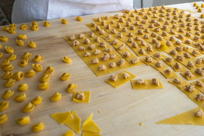 Dining Experience at a local's Home in Sant'Agnello with Show Cooking - Who Will Love This Experience?