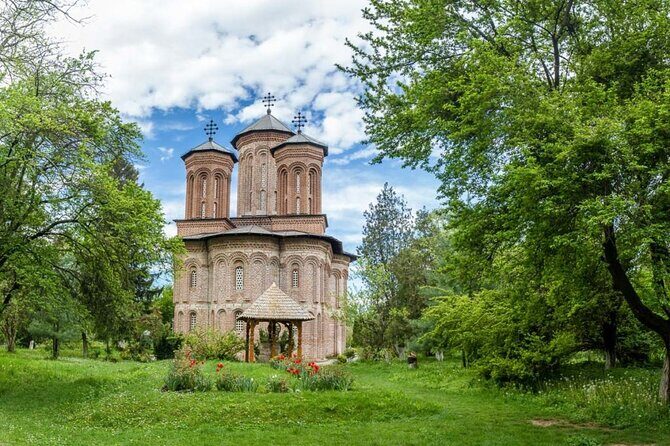 Discover Dracula's Tomb and Mogosoaia Palace - Private Tour from Bucharest - Detailed Breakdown of the Itinerary