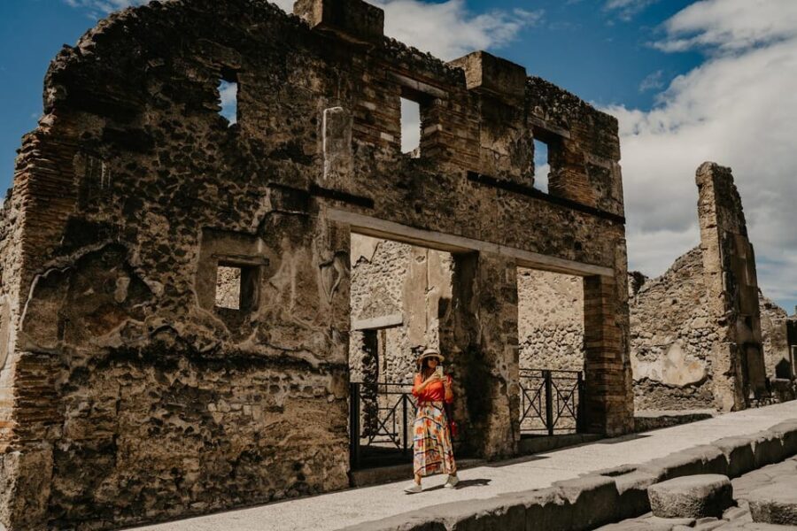 Discover Pompeii: French Walking Tour of the Buried City - In-Depth Breakdown of the Tour