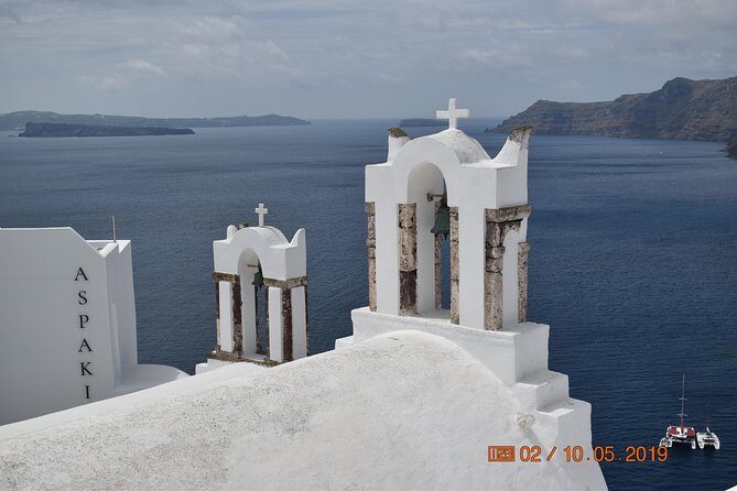 Discover Santorini with us (5 hour private tour north side) - FAQs