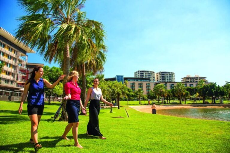 Discover the City of Darwin: Half-Day City Coach Tour - Who Should Consider This Tour?