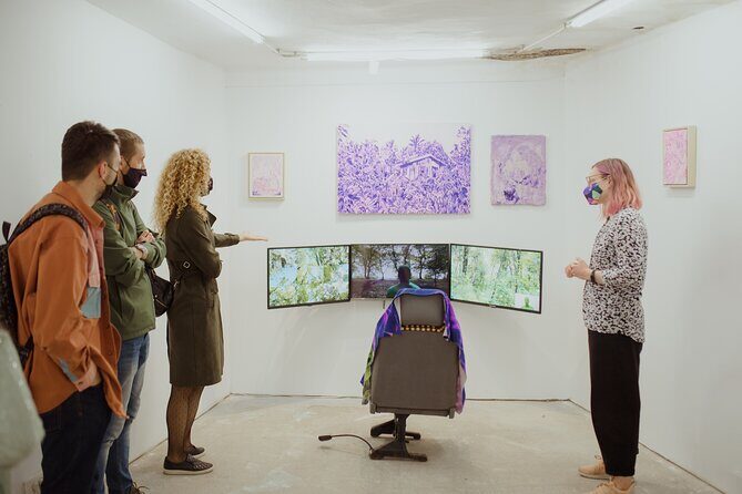 Discover the local art scene with ArtCrawl - Why this tour stands out