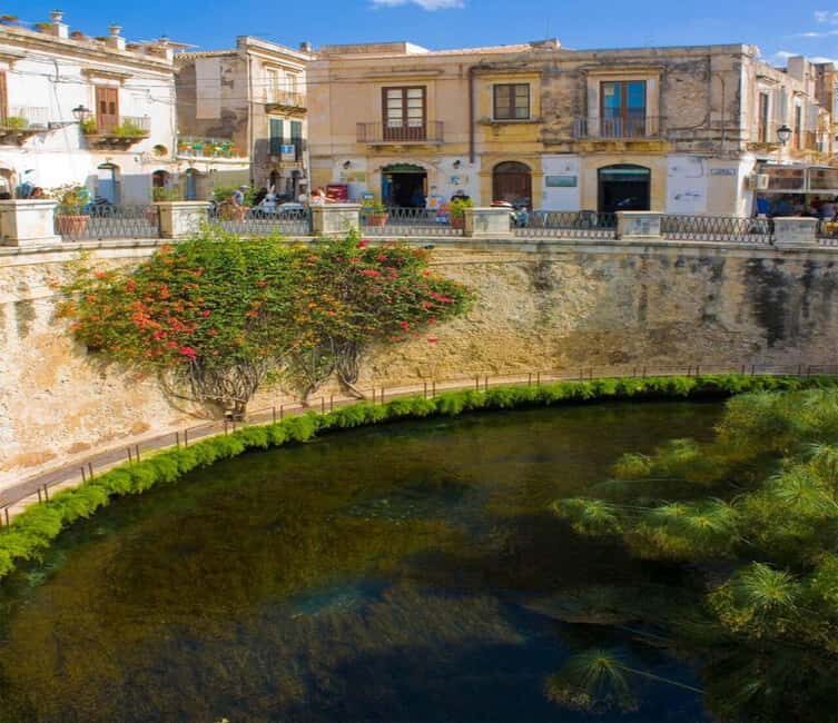 Discover the wonders of Ortigia: Tuk-Tuk tour between history and the sea. - The Sum Up