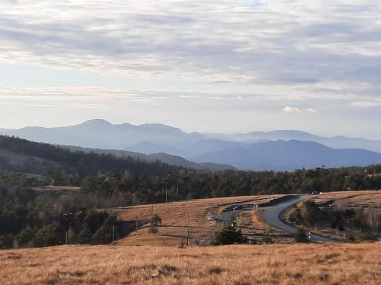 Divibare: Follow the Sun Hiking Tour - Final Thoughts: Who Should Consider This Tour?
