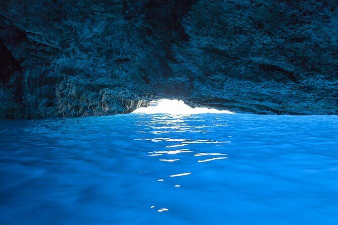 Dolphin, Sea Cave, Captain Cook, Kealakekua Bay Reef Snorkeling - Why Travelers Love This Tour