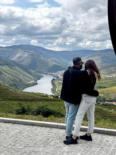 DOURO VALLEY: Premium Wine Tour, Winery Lunch & Private Boat - Exploring the Itinerary in Detail