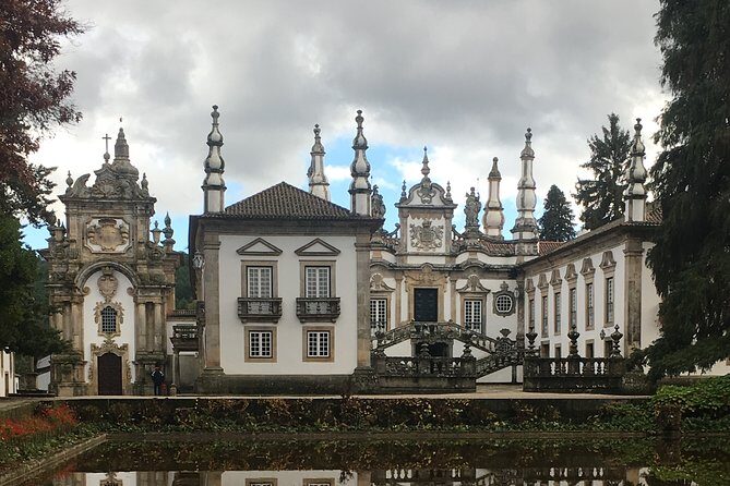 Douro Valley small group tour, Mateus Palace, Lunch and Wine tastings - Exploring the Itinerary in Detail