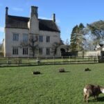 Downton Abbey Town and Country Tour from London by Private Black Taxi - FAQs