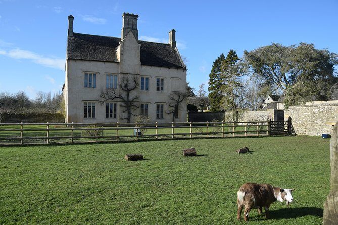 Downton Abbey Town and Country Tour from London by Private Black Taxi - FAQs