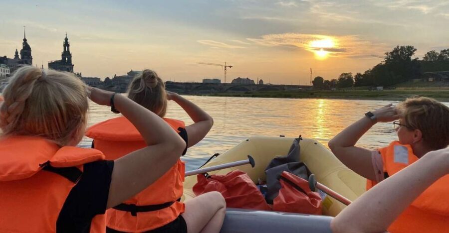 Dresden: Bootstour mit dem Schlauchboot Loschwitz - Radebeul - Exploring Dresden from the Water: A Detailed Look