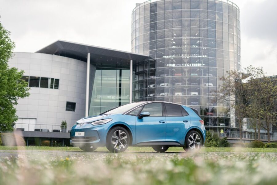 Dresden: Guided tour VW factory , test drive & food - The Value of the Experience