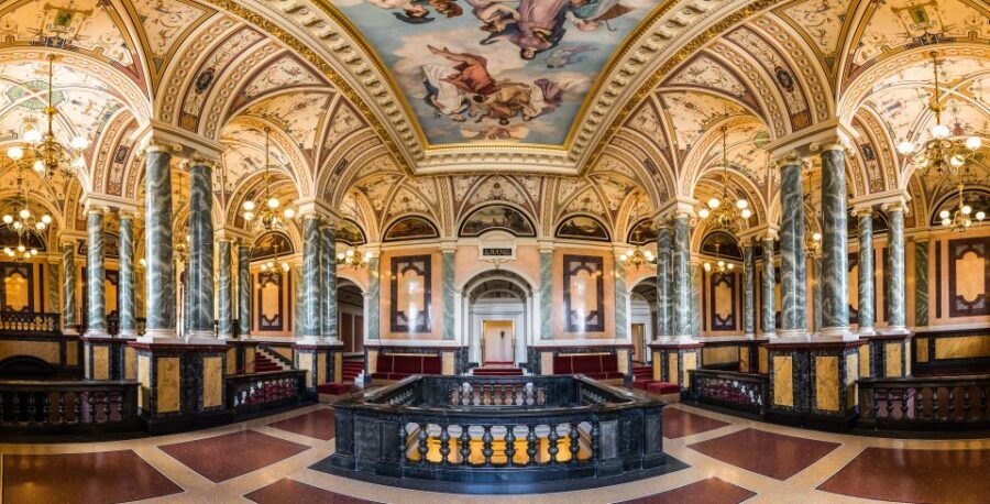 Dresden: Semperoper Guided Tour for Families - Who Will Enjoy This Tour?