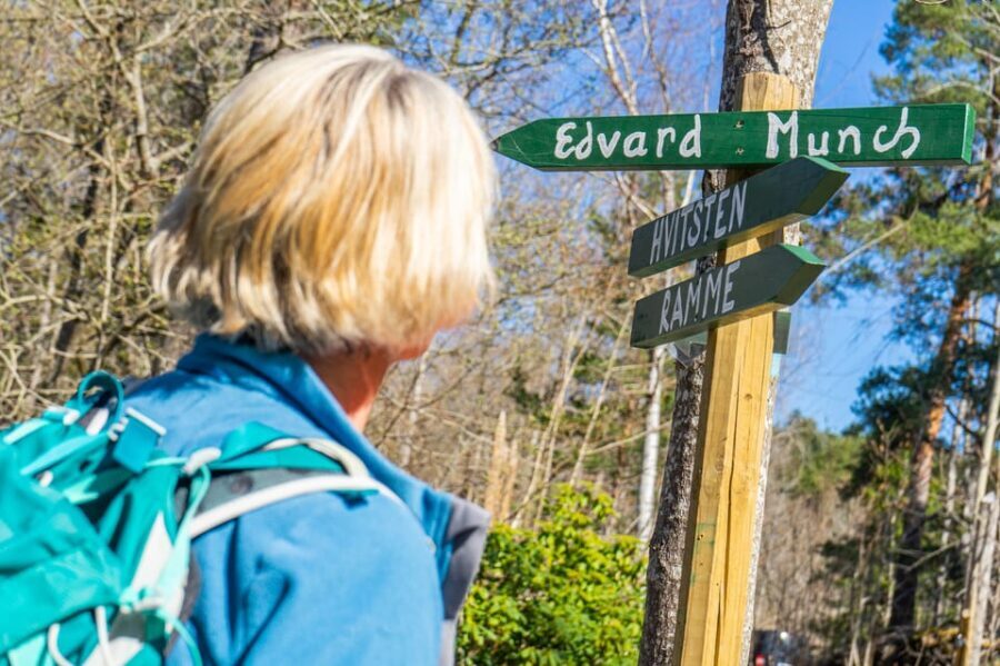 Drøbak: Guided walk along the coastal path and the forest - Discovering Drøbak: A Coastal Gem with a Personal Touch