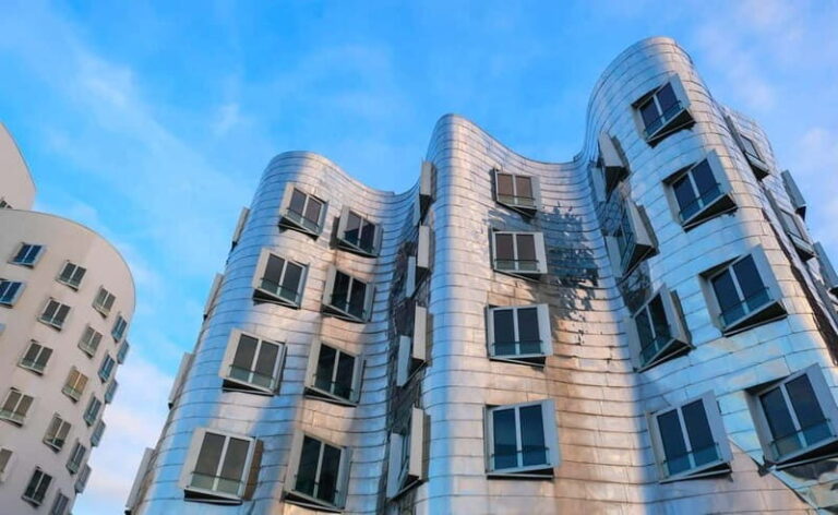 Dusseldorf: 2-hour Best Intro Walking Tour with a Local - A Deep Dive Into the Tour Experience