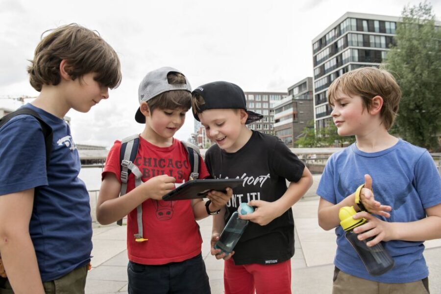 Düsseldorf: City Exploration Game for Kids with Geolino - A Detailed Look at the Düsseldorf City Exploration Game