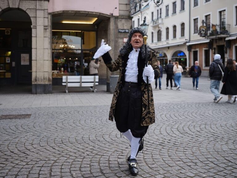 Düsseldorf: In the footsteps of elector Jan Wellem - Why This Tour Is Perfect for You