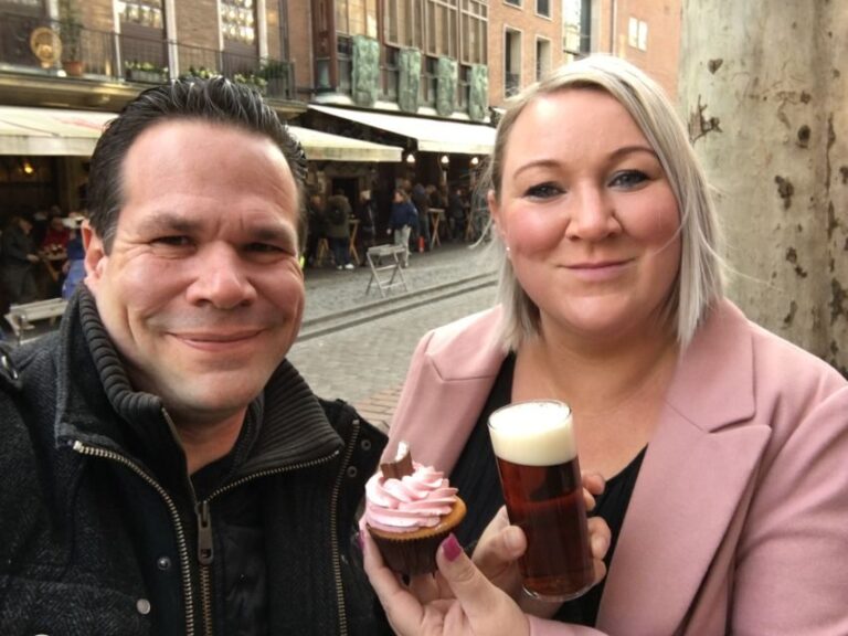 Düsseldorf: Old Town Interactive Crime Tour with actor - What Makes This Tour Special?