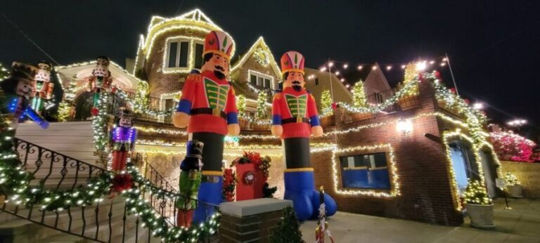 Dyker Heights Holiday Lights - An In-Depth Look at Dyker Heights Holiday Lights Tour