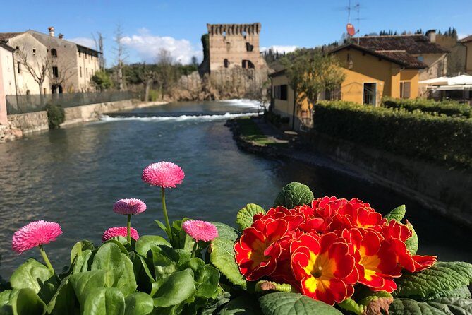 E-bike adventure among medieval castles and old villages - The Charm of Borghetto sul Mincio