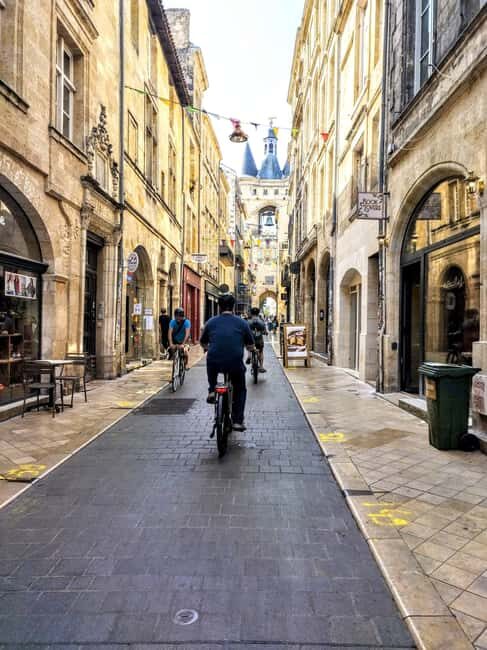 E-bike journey from Bordeaux to Saint-Emilion with lunch - A Detailed Look at the Experience