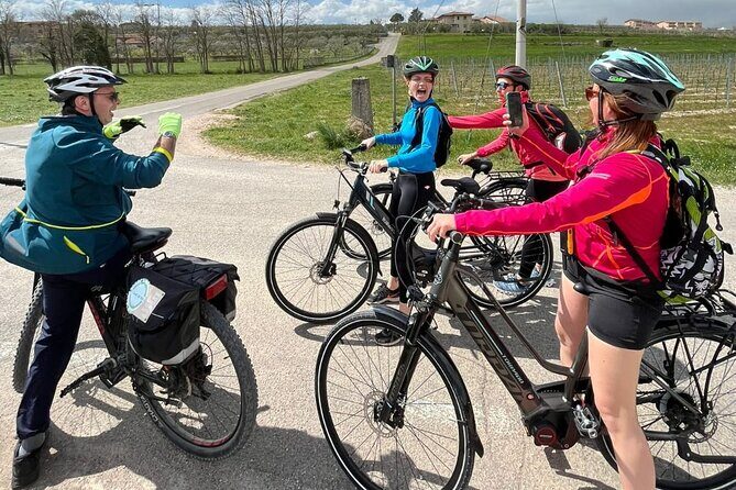 E-Bike tour with stop in the cellar in the Bardolino area - Who Should Consider This Tour?
