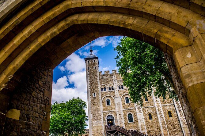 Easy Access Tower of London Crown Jewel Torture and Executions - What Sets This Tour Apart