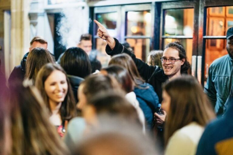 Edinburgh: 7 Bar Pub Crawl with 7 Shots & Discounts - Who Should Consider This Tour?