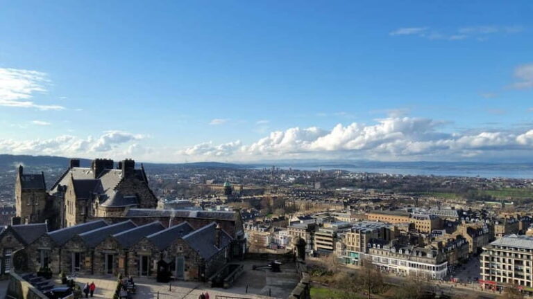 Edinburgh: Edinburgh Castle Guided History Tour with Tickets - Why You Should Consider This Tour
