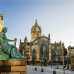 Edinburgh: Grand Historic and Literary Coach Tour - Exploring Edinburgh on a Coach: What to Expect
