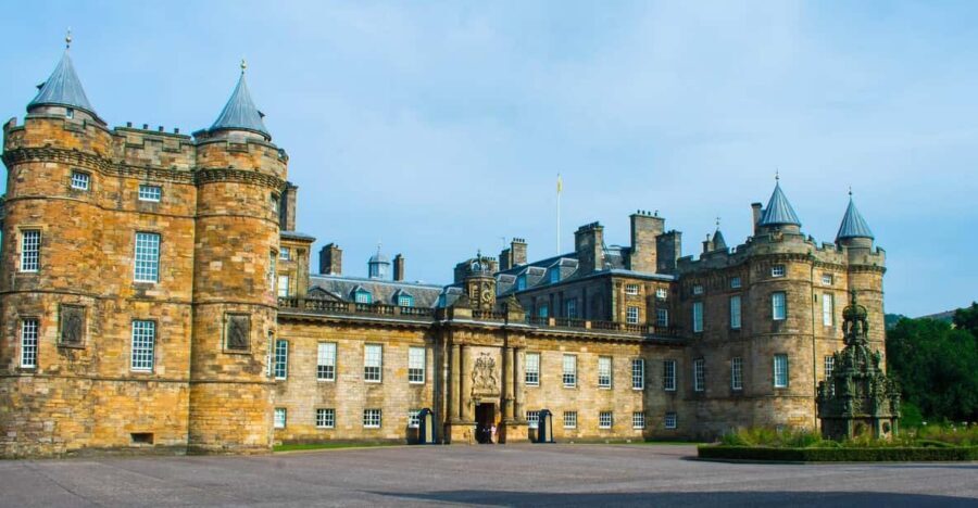 Edinburgh: Harry Potter Tour & Palace of Holyrood Entry - Favorite Stops and Their Significance