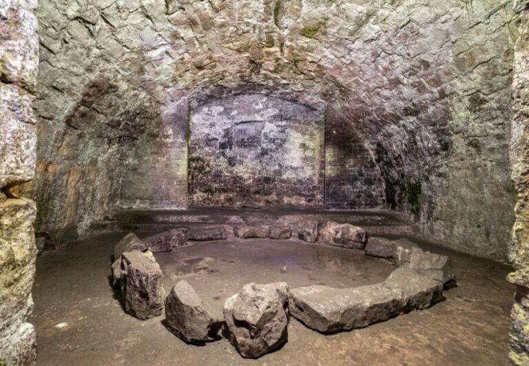 Edinburgh: Haunted Underground Vaults and Graveyard Tour - Who Will Love This Tour?