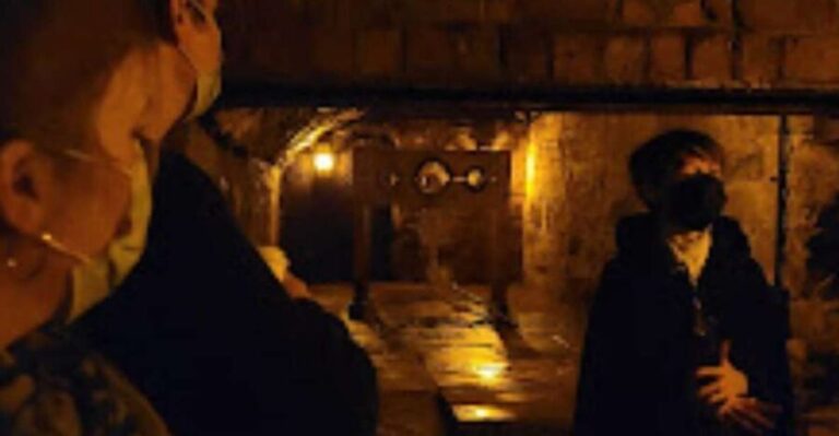 Edinburgh: Old Town and Underground Ghost Tour - Exploring Edinburgh’s Haunted Streets and Vaults
