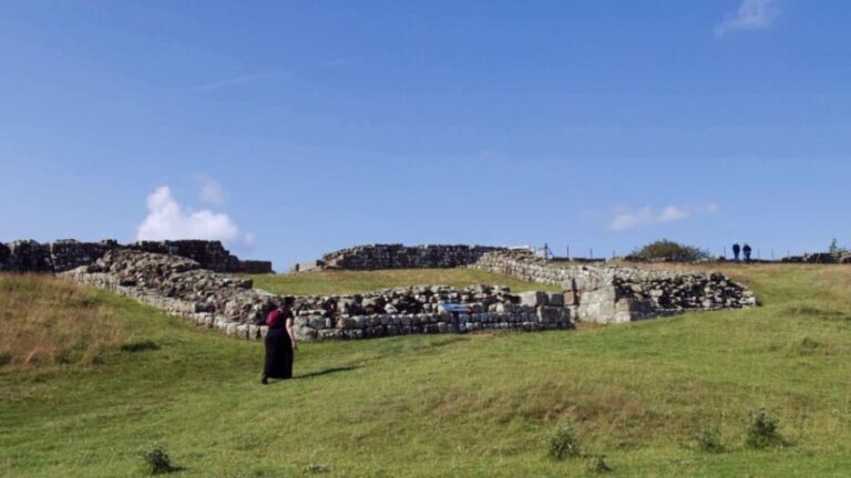 Edinburgh: Rosslyn Chapel and Hadrian's Wall Tour in Spanish - An In-Depth Look at the Tour