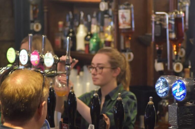 Edinburgh: Stand Up Comedy Show - Who Should Attend?