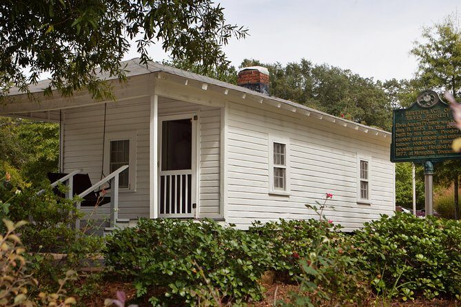 Elvis Presley's Childhood Home Sightseeing Daytrip from Memphis - Frequently Asked Questions