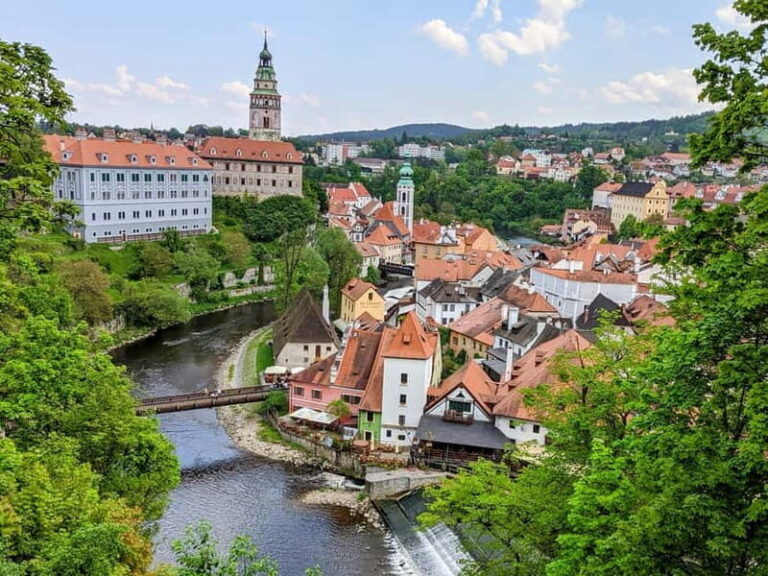 eský Krumlov: Private Day Trip from Prague with Local Guide - Who Will Love This Tour?