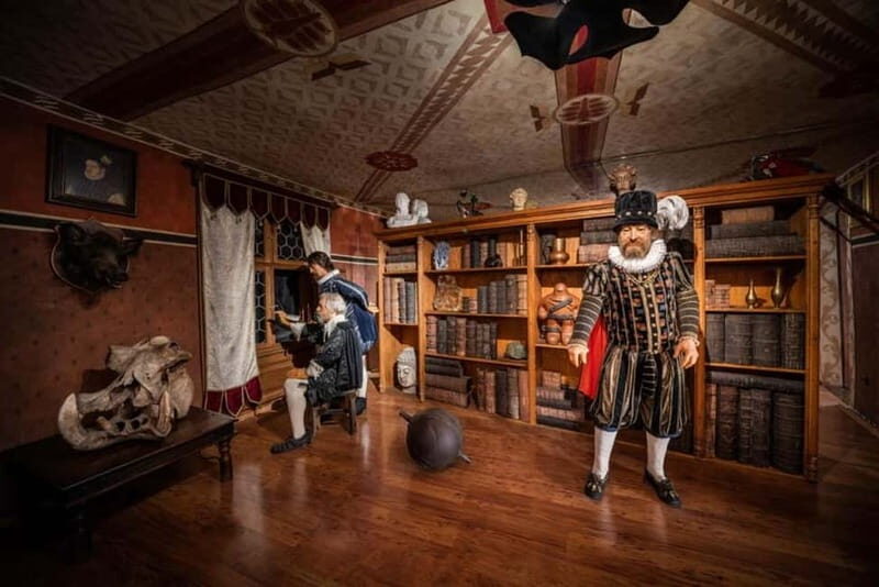 eský Krumlov: Wax Museum Entry Ticket - Practical details for visitors