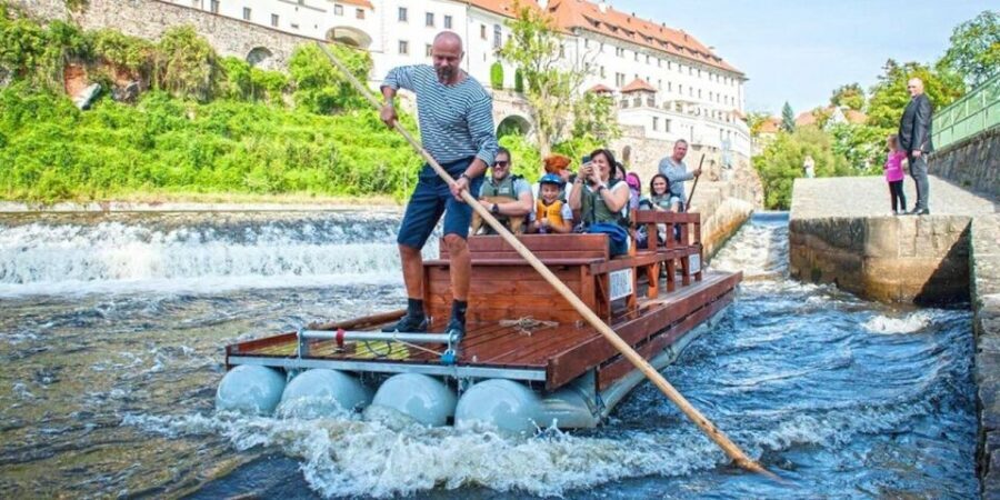 eský Krumlov: Wooden Raft River Cruise - In-Depth Look at the Wooden Raft River Cruise