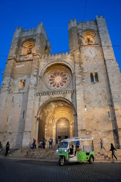 Essential Tour of Old Lisbon in 2H00 : Private Tuk-Tuk Tour - An In-Depth Look at the Lisboeta tuk-tuk experience