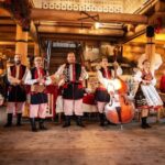 Evening Folk Show, singing, dancing and delicious food! - A Deep Dive into the Polish Folk Show Experience