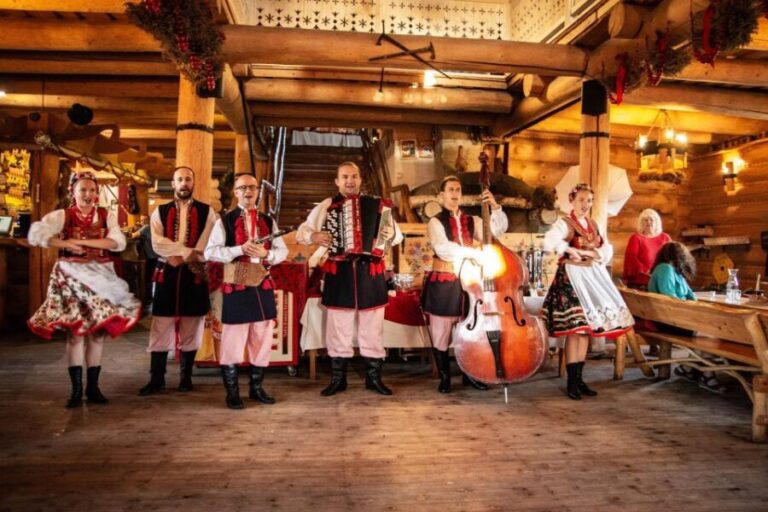 Evening Folk Show, singing, dancing and delicious food! - A Deep Dive into the Polish Folk Show Experience