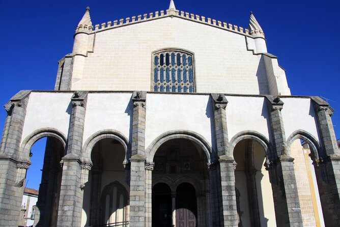 Évora & Monsaraz Wine Taste Small-Group Full Day Tour - Authentic Experiences & Authentic Guides