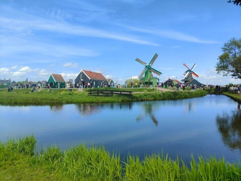 Excursion from Amsterdam to the windmills of Zaanse Schans - A Detailed Look at the Zaanse Schans Tour