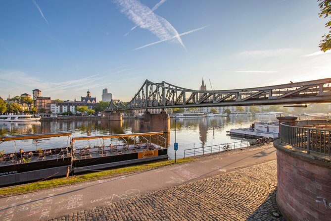Explore Frankfurt in 60 minutes with a Local - Who Should Consider This Tour?